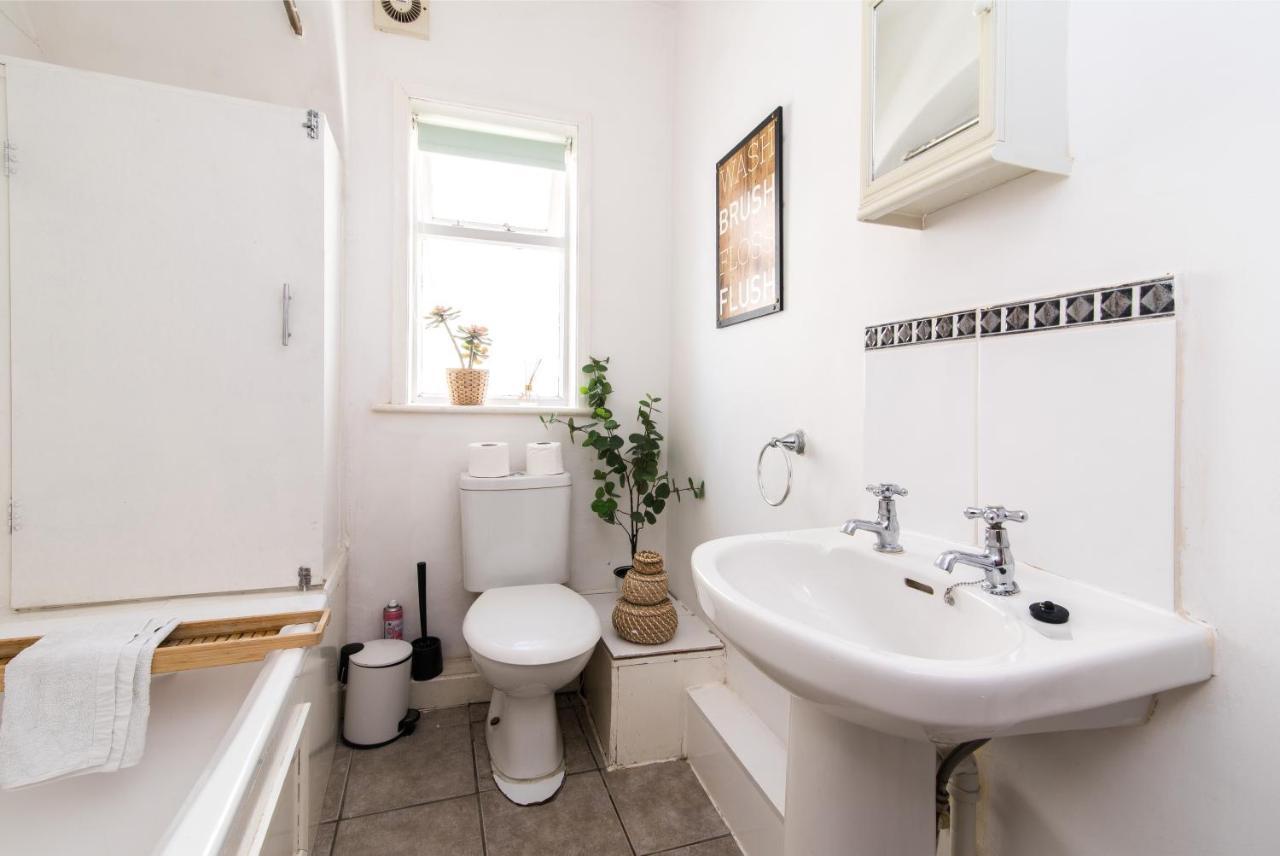 Characterful 2 Bed Apartment - Spacious & Comfy Castle Donington Luaran gambar